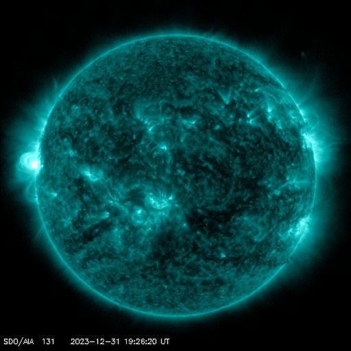 NASA spots rare quadruple solar flare spectacle in the Sun's dance