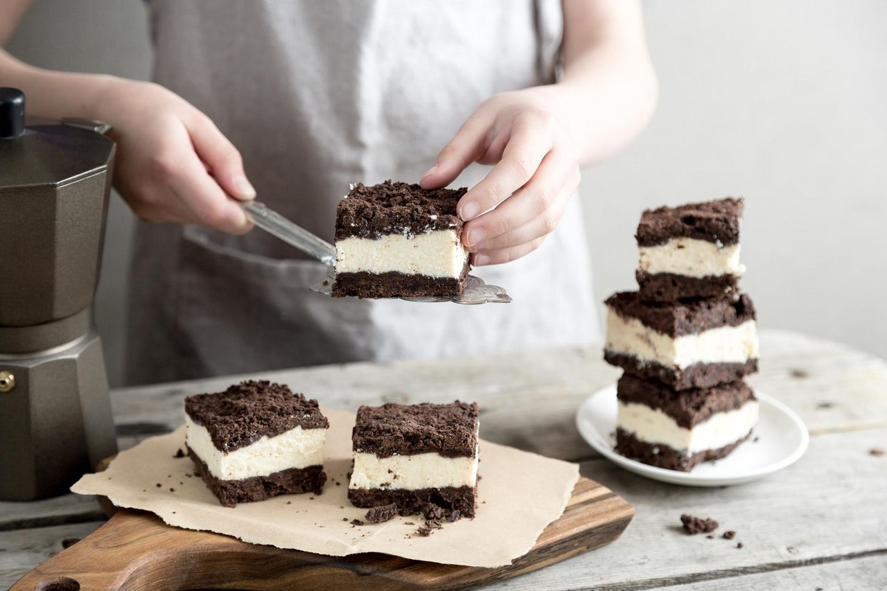 Krojenie sernika królewskiego