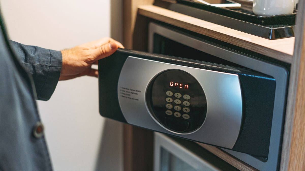 Pokojówka w hotelowym sejfie znalazła tys. dolarów