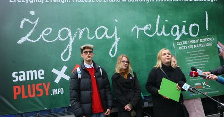 Grozi nam dechrystianizacja młodych. Duchowny bije na alarm