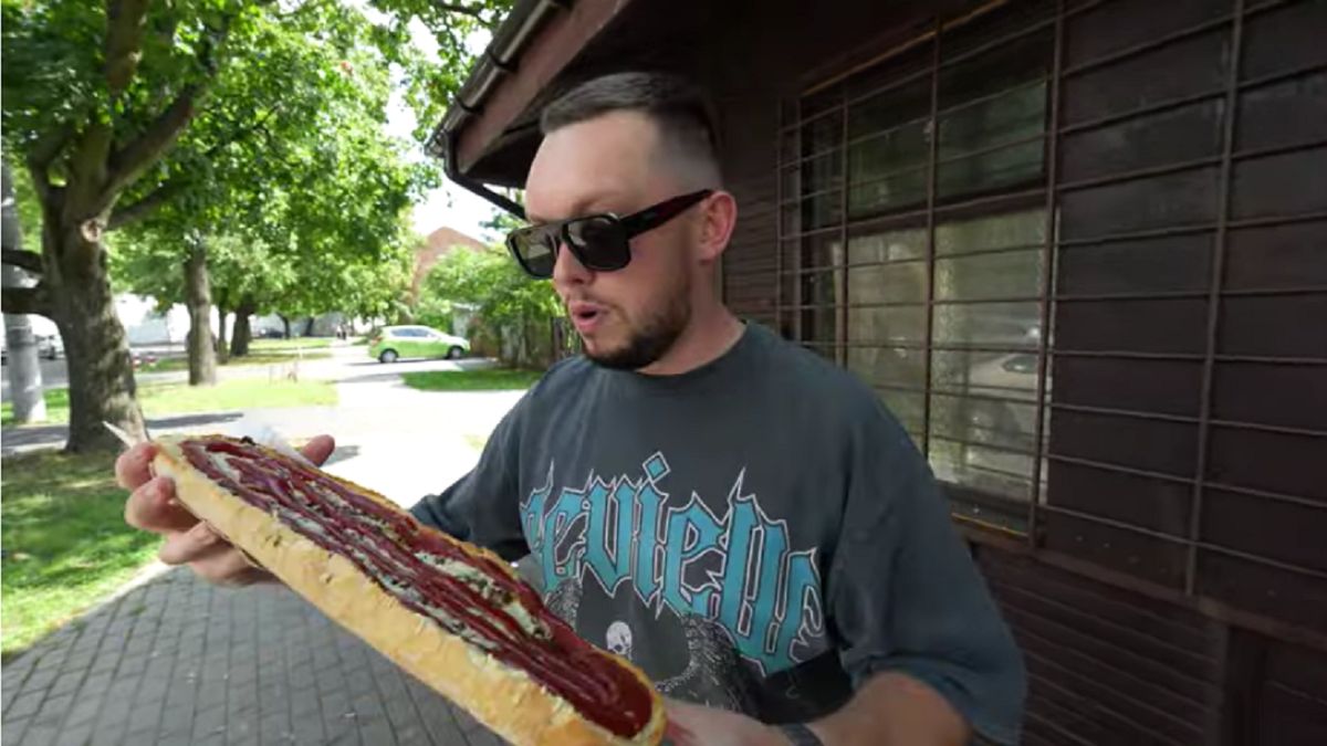 Nie da się ukryć, że zapiekanka z Włocławka jest ogromna