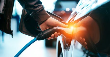 Jak zwiększyć zasięg w autach elektrycznych? Brytyjczycy mają patent