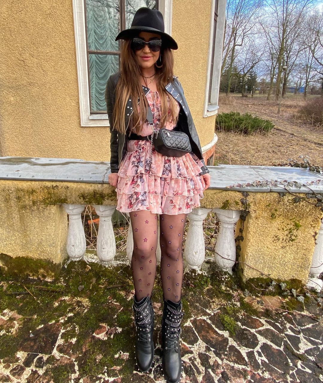 Agnieszka Kotońska z "Gogglebox" walczy o uwagę w mini sukience