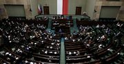 Podwyżki dla polityków. "10 tys. zł, a Polakom drożyzna"