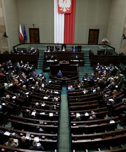 Podwyżki dla polityków. "10 tys. zł, a Polakom drożyzna"