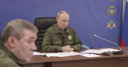 Putin zwołał naradę z oficerami. Gierasimow zapewniał o ofensywie