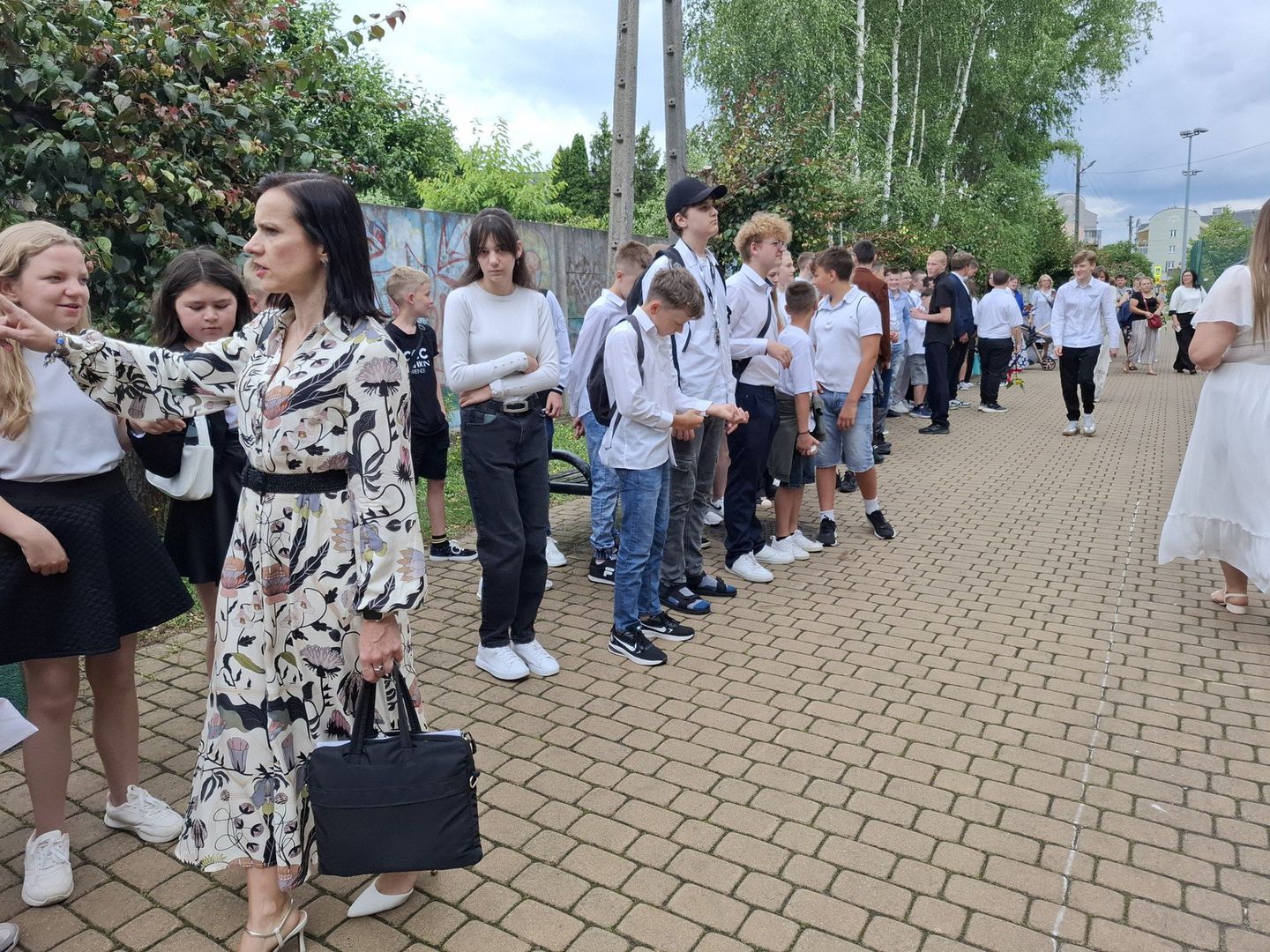 Na zakończenie roku ósmoklasiści z &#34;Jedynki&#34; zatańczyli Poloneza