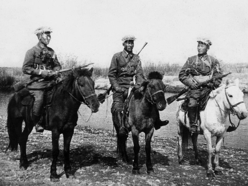 Mongolscy kawalerzyści nad Chalchyn gol. Zdjęcie z 1939 roku