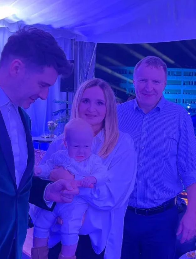 Tomasz Kammel, Joanna i Jacek Kurscy z córką 