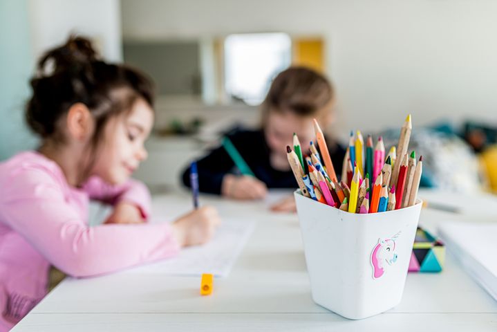 Neuroplastyczność sprzyja nauce i zapamiętywaniu.