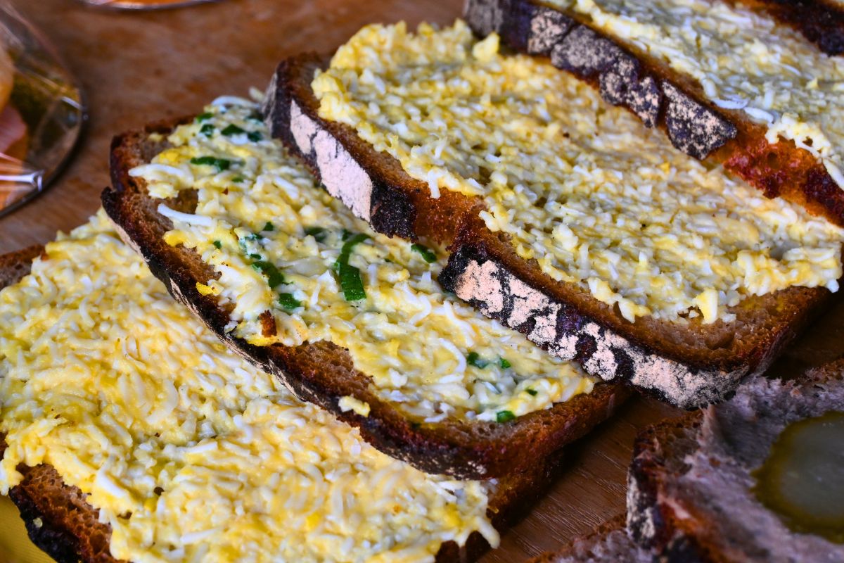 Pasta jajeczna z trzech składników