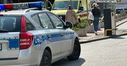 Brutalny atak na parkingu. Próbowali siłą wciągnąć mężczyznę do auta