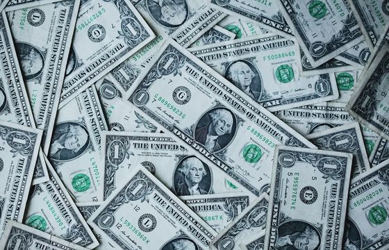 Szefowie holdingów reklamowych zarabiają fortunę. Rekordzista w przeliczeniu 75 mln zł