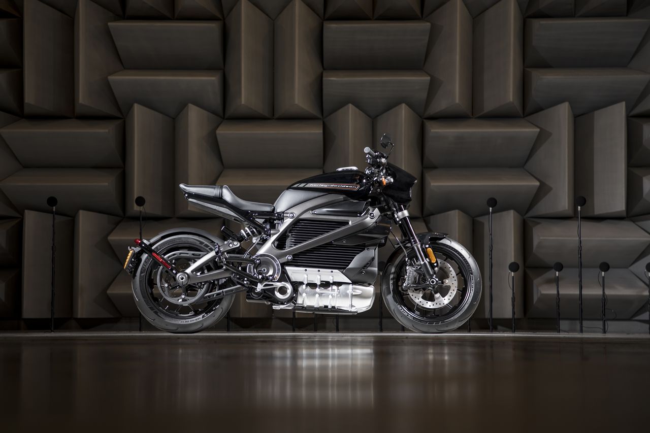 Na zdjęciu model LiveWire, czyli motocykl całkowicie elektryczny.