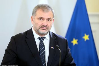 Sondaż. Alarm dla rządu. Polacy ocenili działania Żurka