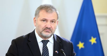 Sondaż. Alarm dla rządu. Polacy ocenili działania Żurka
