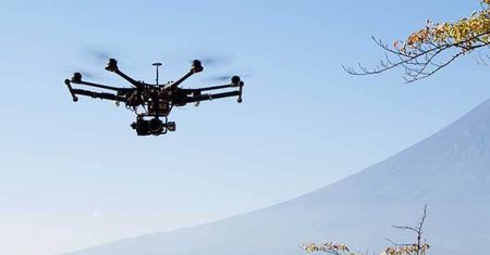 Co najmniej 65 ludzi zawdzięcza dronom życie