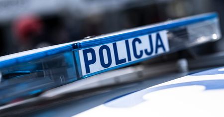 Półnagie ciało kobiety przy ścieżce. Śledczy wykluczają jedną z wersji