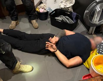 Kępno: Podszyli się pod policjantów i okradli rodzinę
