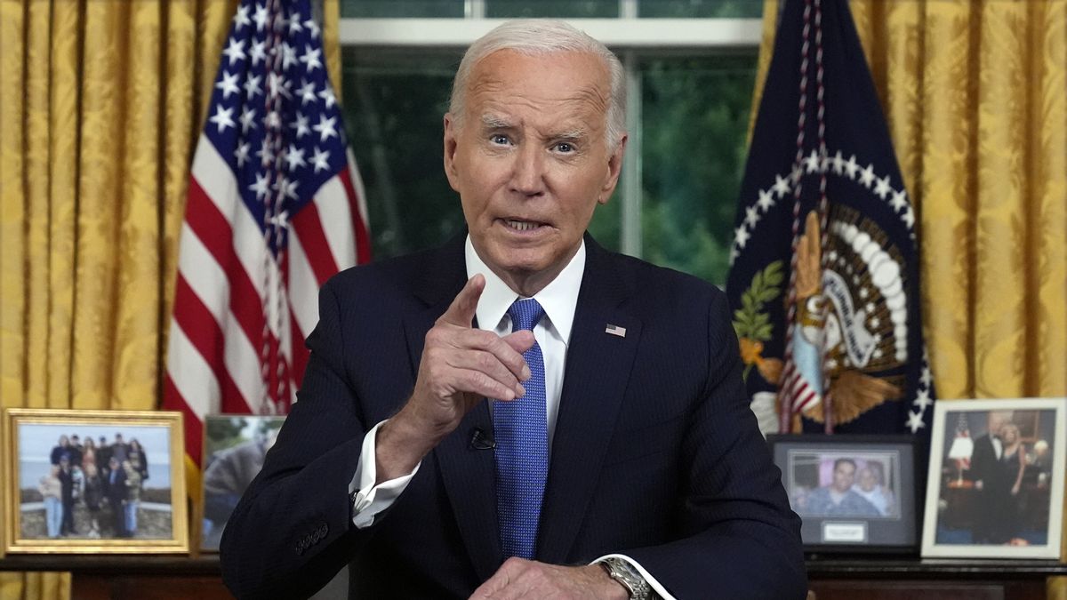 US President Joe Biden addresses the nation from the Oval Office of the White House in Washington, DC, USA,, 24 July 2024. Biden spoke about his decision to drop out of the 2024 presidential race. EPA/EVAN VUCCI / POOL Dostawca: PAP/EPA.