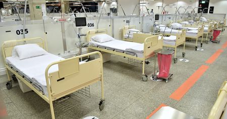 Koronawirus w Polsce. Szpital polowy we Wrocławiu potrzebuje pracowników. Trwa rekrutacja