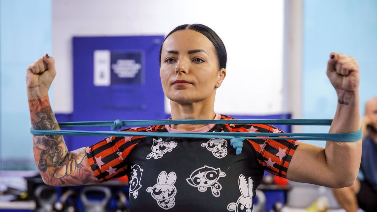 Odmieniona Kamila Wybrańczyk ćwiczy formę!, fot. AKPA