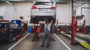 Mechanicy rozkładają ręce. Jakość nowych aut przeraża