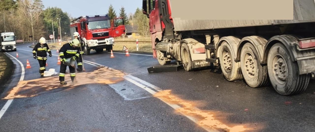 Kolizja na drodze krajowej 42 w Skarżysku-Kamiennej