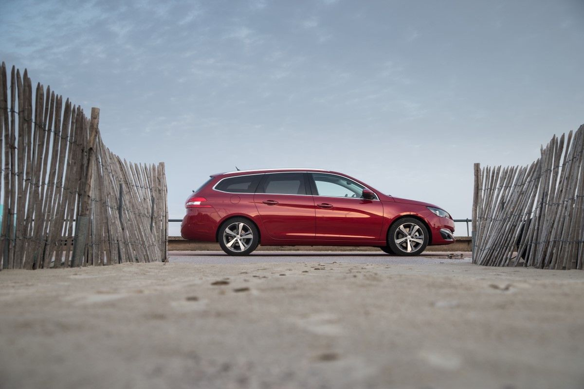 Peugeot 308 SW 1,2 e-THP 130 - pierwsza jazda [galeria] 24