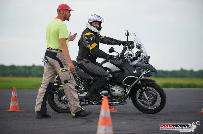 600 ccm na kursie: dobrze czy źle? Rozmowa z instruktorem motocyklowym