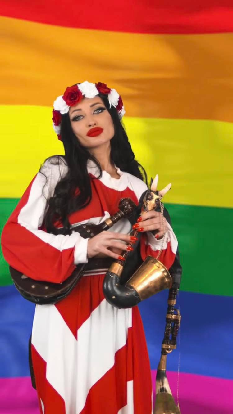 Małgorzata Godlewska śpiewa hymn na Święto Niepodległości
