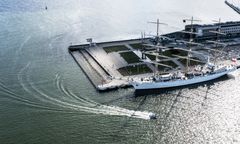 Wypadek w Gdyni. Człowiek spadł z mola