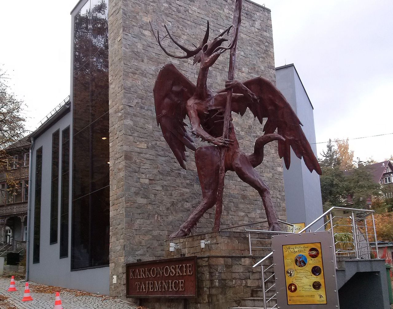 Karkonoskie Tajemnice  - wystawa mieści się przy ul. Mickiewicza 1a w Karpaczu 