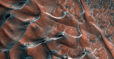 Mroźne wydmy nie z tego świata. NASA ujawnia niesamowite zdjęcie