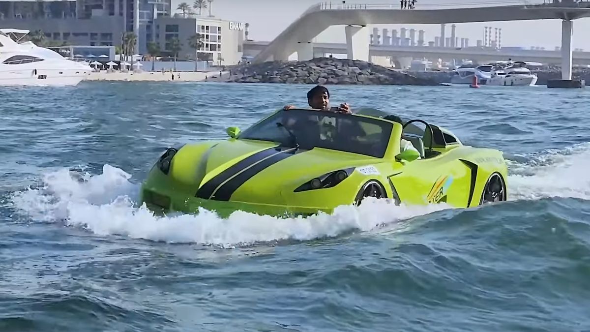 Koszt przejażdżki takim pojazdem to 350 dolarów za godzinę