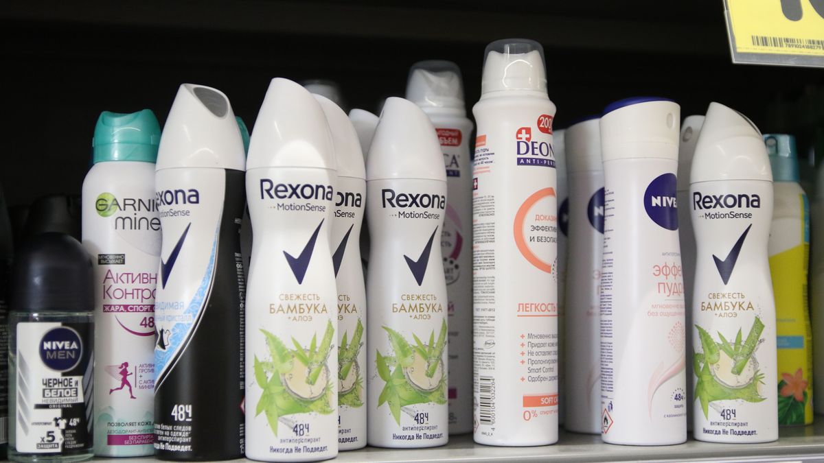 LENINGRAD REGION, RUSSIA - 2022/08/25: Deodorants of the Rexona and Nivea brands seen displayed on the shelf of Verny Supermarket. (Photo by Maksim Konstantinov/SOPA Images/LightRocket via Getty Images)