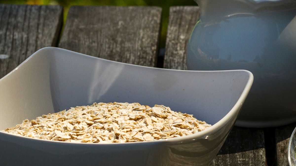 Płatki owsiane można jeść na surowo