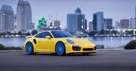 Porsche 911 Turbo S na felgach HRE