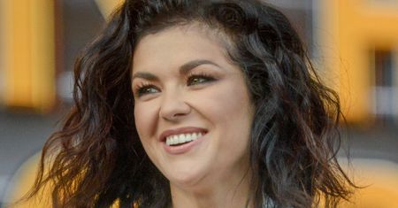 Kasia Cichopek w bieli. Tak ubrana nie wyszłaby na ulice Warszawy