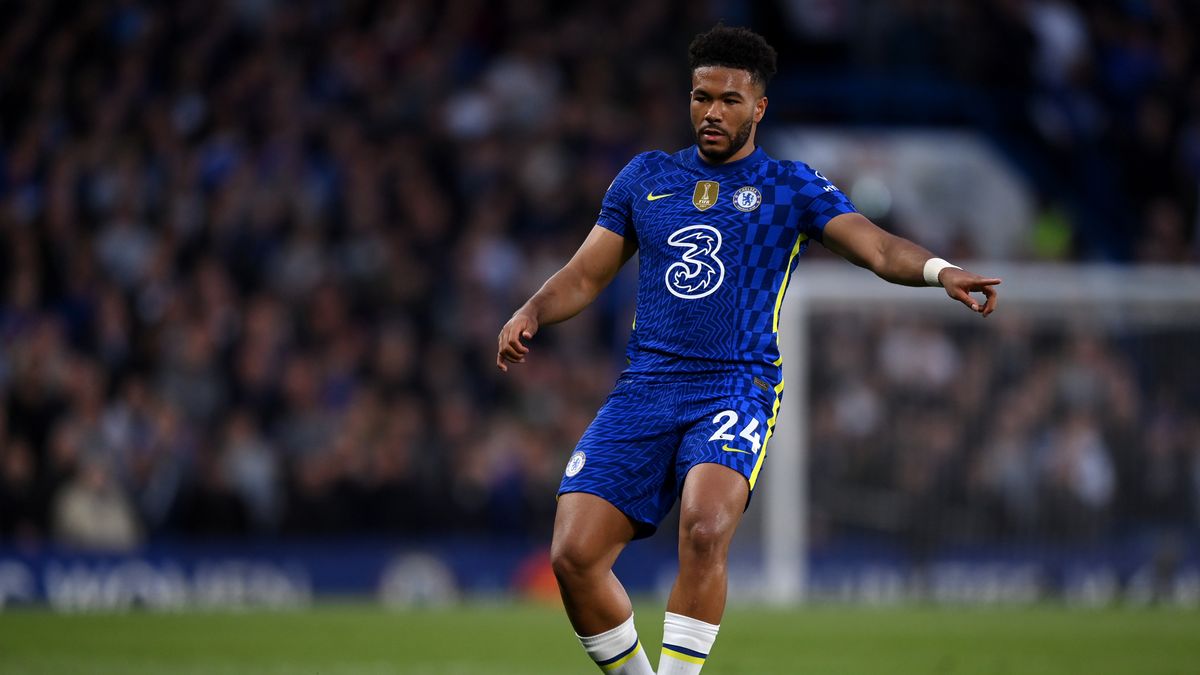 LONDON, ENGLAND - APRIL 20:  Reece James of Chelsea during the Premier League match between Chelsea and Arsenal at Stamford Bridge on April 20, 2022 in London, England. (Photo by Justin Setterfield/Getty Images)
