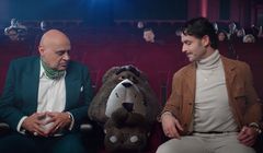 Huawei P9 Lite Mini reklamowany w Plush ABO ze spersonalizowanym etui (wideo)