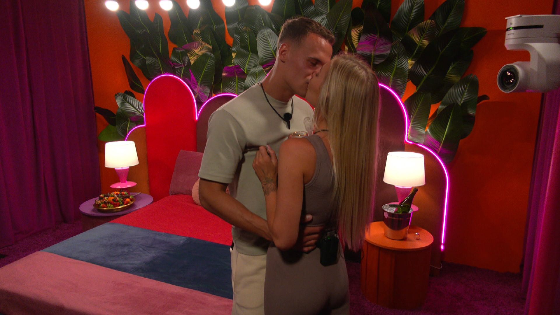 "Love Island"