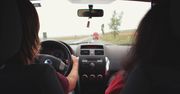 Jak używać kierunkowskazów podczas wyprzedzania? Częsty błąd kierowców