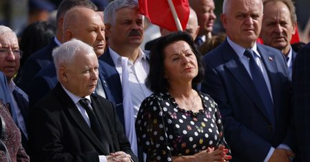 Posłanka PiS zaparkowała na "kopercie". "Jestem ważnym gościem"