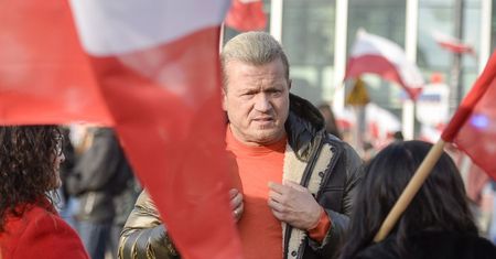 Jarosław Jakimowicz przygotowuje się na wojnę. Gromadzi broń