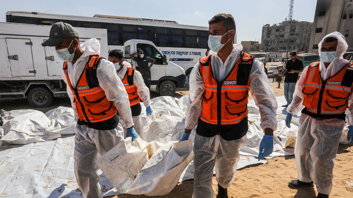 KHAN YUNIS, GAZA - OCTOBER 27: People attend the funeral ceremony and perform funeral prayer for 41 unidentified Palestinians returned by Israel after the ceasefire agreement, at Nasser Hospital in Khan Yunis, Gaza on October 27, 2025. (Photo by Abed Rahim Khatib/Anadolu via Getty Images)