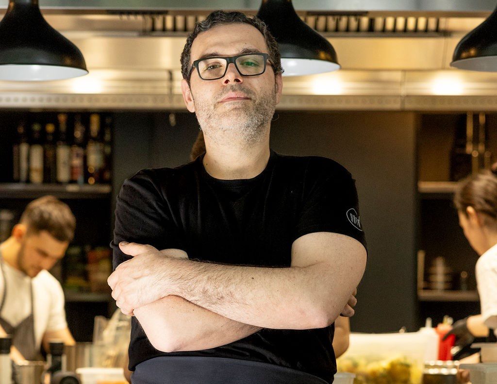 Nie zachwyca się pianką z syfonu. Ma 2 gwiazdki Michelin i mówi o przepisach jak o muzyce