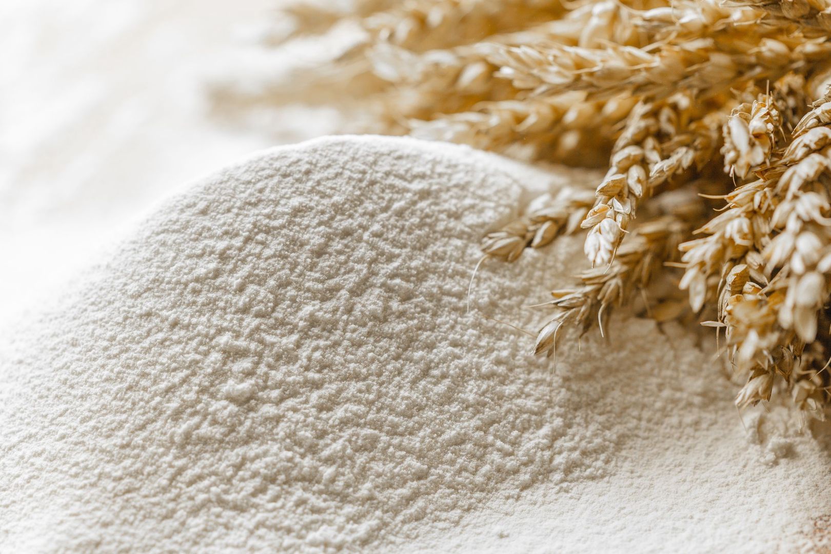 Mąka krupczatka, tak jak wszystkie inne pszenne, jest bogata w gluten