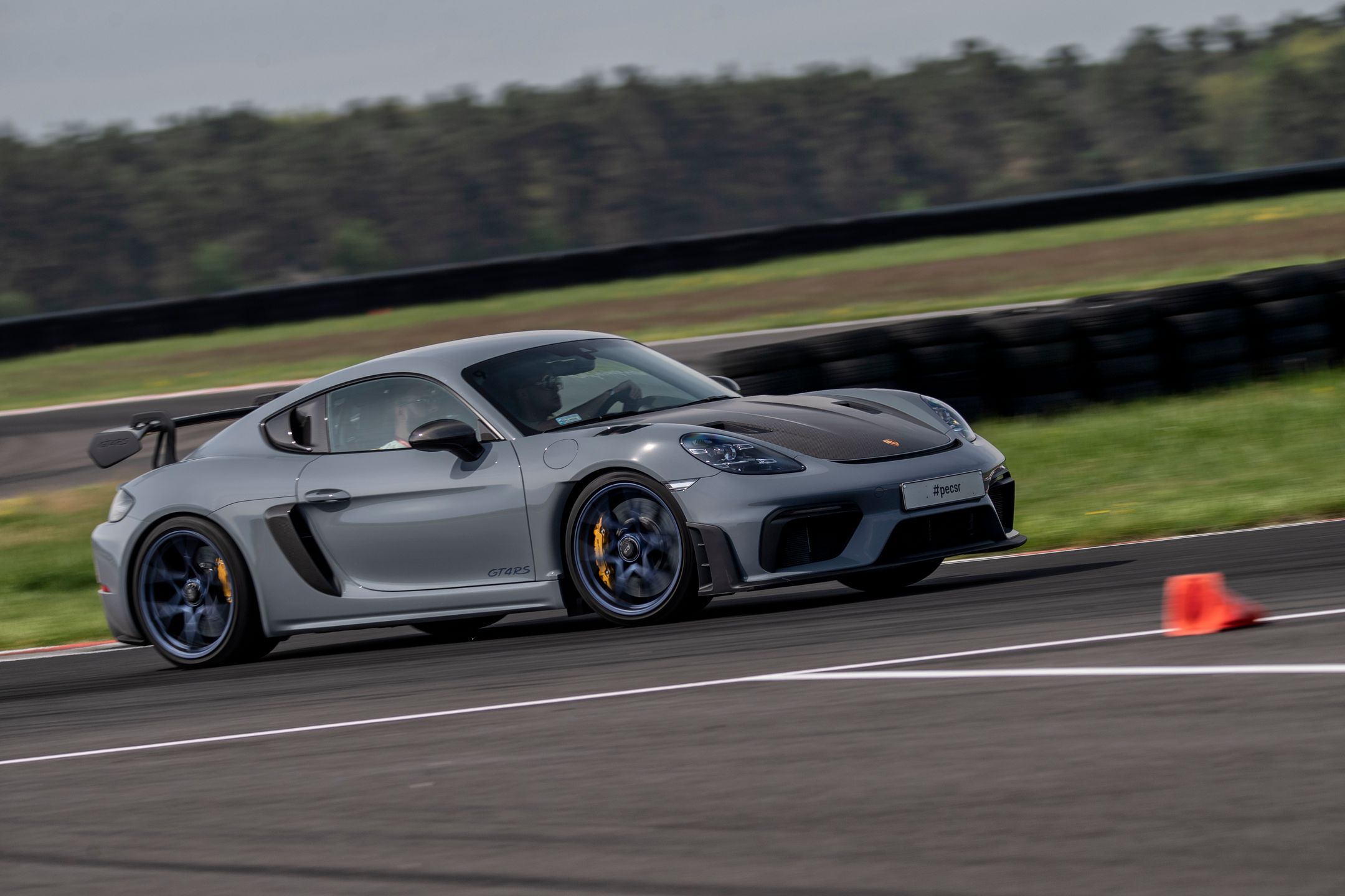 Porsche 718 Cayman GT4 RS