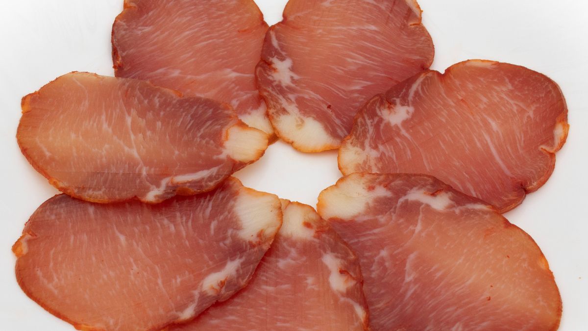 Dojrzewający schab z pończochy 